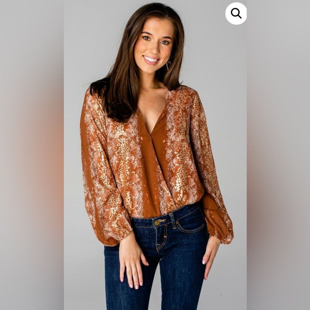 Buddy Love Katrina surplice vneck long sleeve gold foil snack print body suit